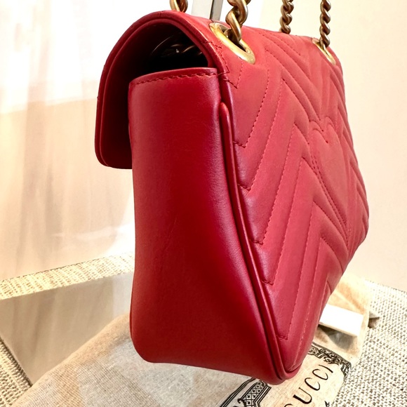 Authentic GUCCI GG Marmont Shoulder Bag - Small - Picture 9 of 11